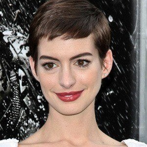 Anne Hathaway at age 29
