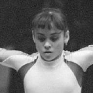 Gymnasts born in Romania